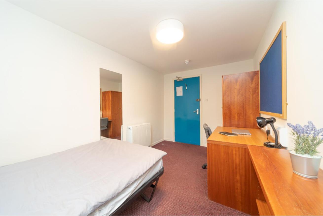 Joivy Affordable 3,4,5 And 12 Bed Private Flats Next To Royal Mile (Adults Only) Edimburgo Exterior foto